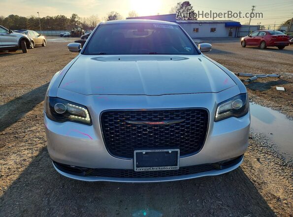 2C3CCABG3PH538416 2023 CHRYSLER 300 Серебряный Вид спереди
