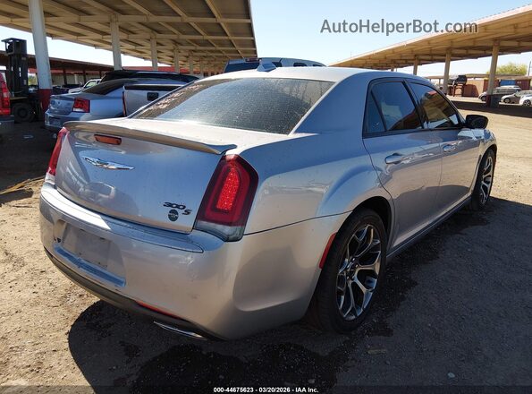 2C3CCABG4JH239931 2018 CHRYSLER 300 Серебряный Задняя правая четверть