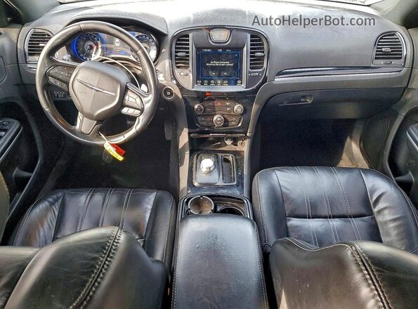 2C3CCABG4KH585429 2019 CHRYSLER 300 Черный Вид панели приборов