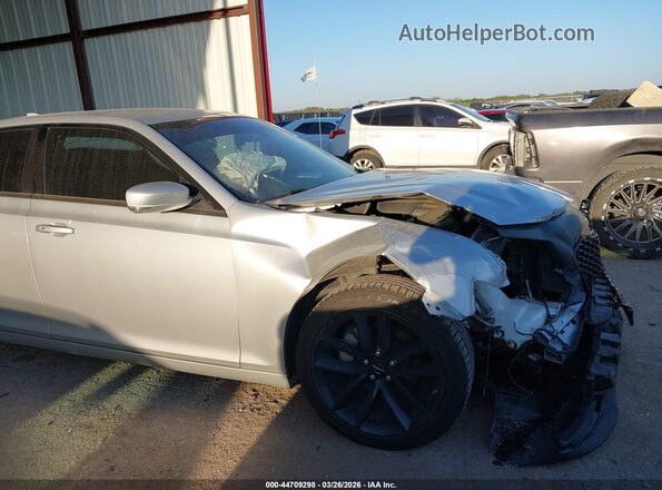 2C3CCABG4PH589973 2023 CHRYSLER 300 Silver Вид спереду