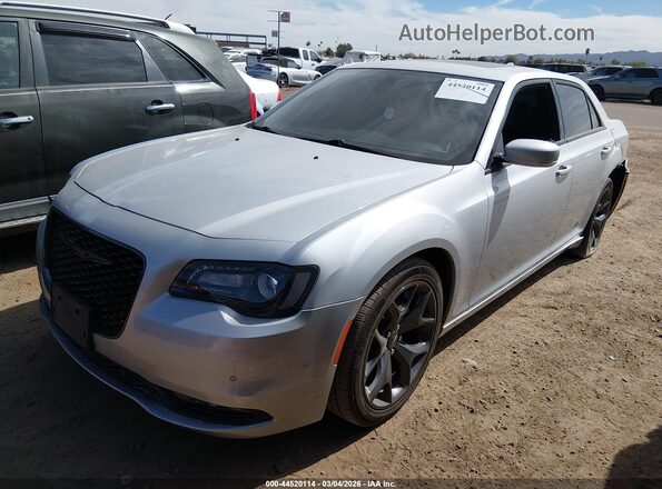 2C3CCABG4PH641019 2023 CHRYSLER 300 Silver წინა მარცხენა ხედი სამი მეოთხედიდან