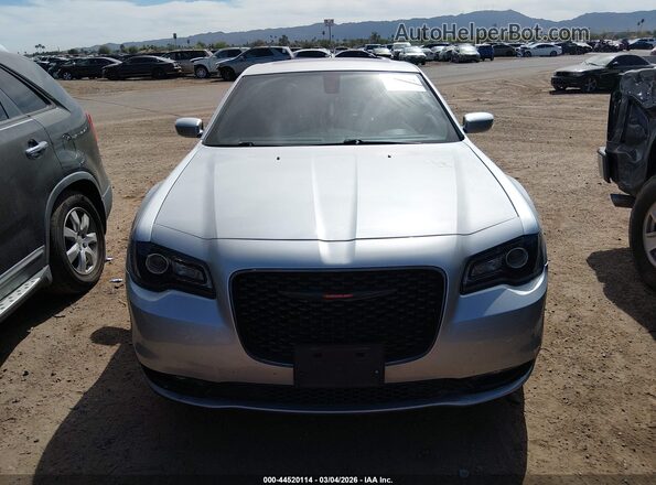 2C3CCABG4PH641019 2023 CHRYSLER 300 Silver ხელსაწყოთა პანელის ხედი