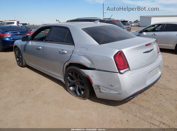 2C3CCABG4PH641019 2023 CHRYSLER 300 Silver წინა ხედი