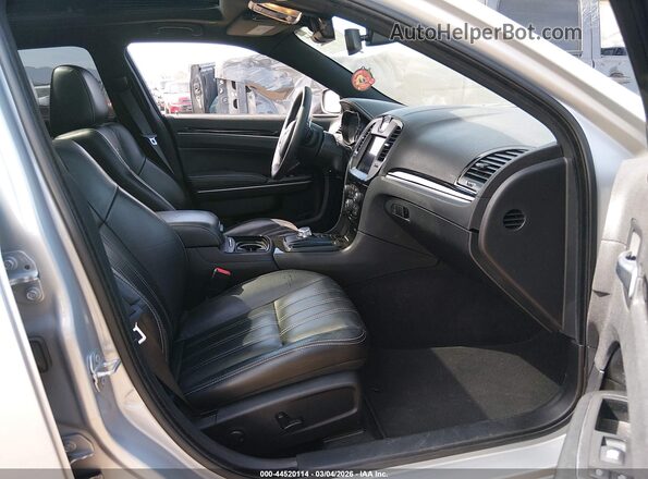 2C3CCABG4PH641019 2023 CHRYSLER 300 Silver წინა სალონის ხედი