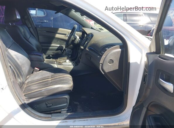 2C3CCABG6HH538816 2017 CHRYSLER 300 Белый Вид салона спереди