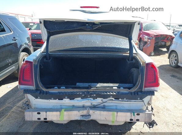 2C3CCABG6HH538816 2017 CHRYSLER 300 Белый Вид спереди