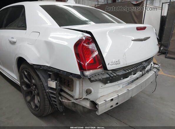 2C3CCABG6HH624174 2017 CHRYSLER 300 Белый Вид спереди