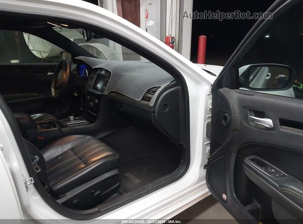 2C3CCABG6HH624174 2017 CHRYSLER 300 Белый Вид салона спереди
