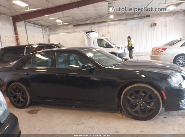 2C3CCABG9NH154542 2022 CHRYSLER 300 Black Rear interior view