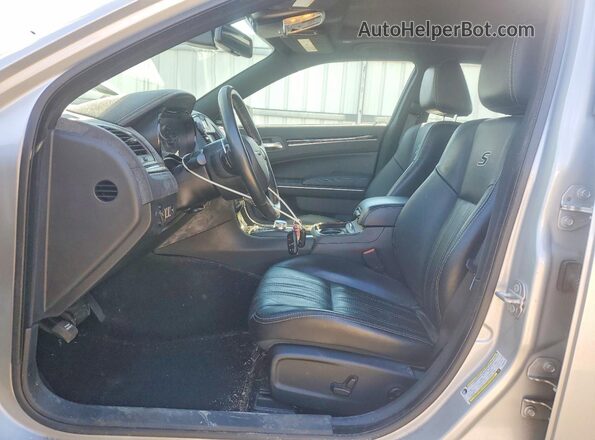 2C3CCABGXKH654494 2019 CHRYSLER 300 Silver წინა სალონის ხედი