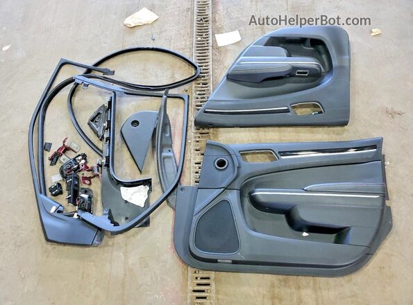 2C3CCABT6KH581038 2019 CHRYSLER 300 Красный Вид подкапотного пространства