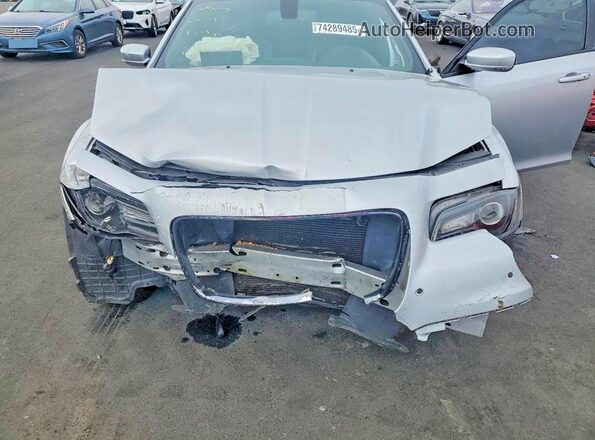 2C3CCABT6NH193702 2022 CHRYSLER 300 Silver უკანა სალონის ხედი
