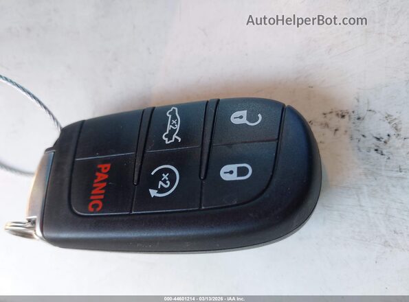 2C3CCADG1NH116123 2022 CHRYSLER 300 Коричневый Вид панели приборов