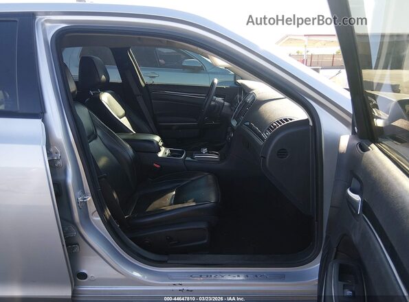 2C3CCADG2PH691530 2023 CHRYSLER 300 Silver Front interior view