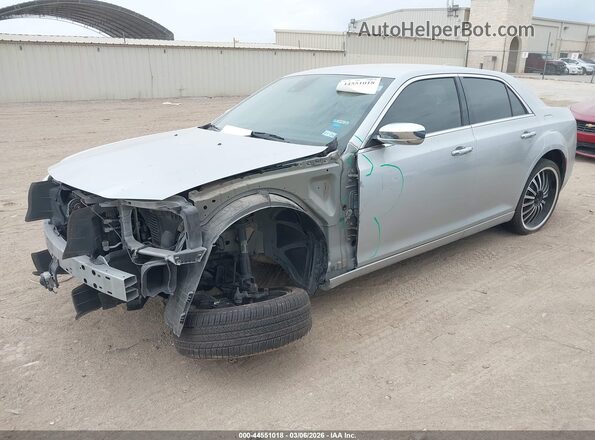 2C3CCAEG2KH617435 2019 CHRYSLER 300 Серебряный Передняя левая четверть