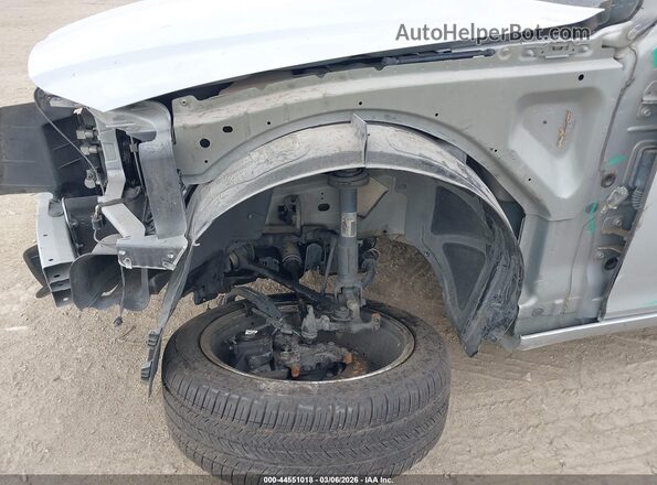 2C3CCAEG2KH617435 2019 CHRYSLER 300 Серебряный Вид спереди
