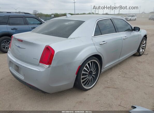 2C3CCAEG2KH617435 2019 CHRYSLER 300 Серебряный Задняя правая четверть