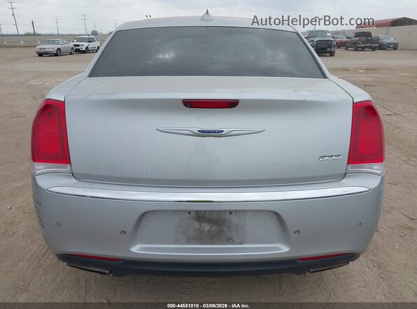 2C3CCAEG2KH617435 2019 CHRYSLER 300 Серебряный 
