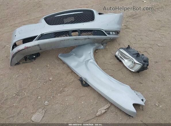 2C3CCAEG2KH617435 2019 CHRYSLER 300 Серебряный Вид щитка приборов