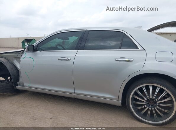 2C3CCAEG2KH617435 2019 CHRYSLER 300 Серебряный 