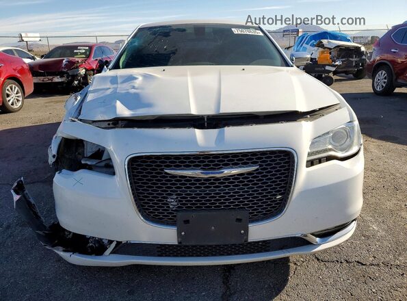 2C3CCAEG3JH123339 2018 CHRYSLER 300 Белый Вид спереди
