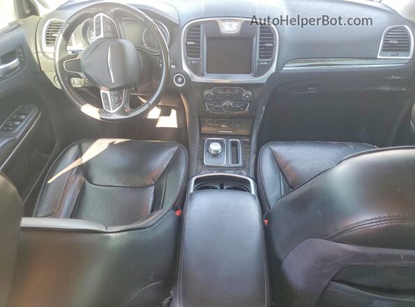 2C3CCAEG3KH697859 2019 CHRYSLER 300 Белый Вид панели приборов