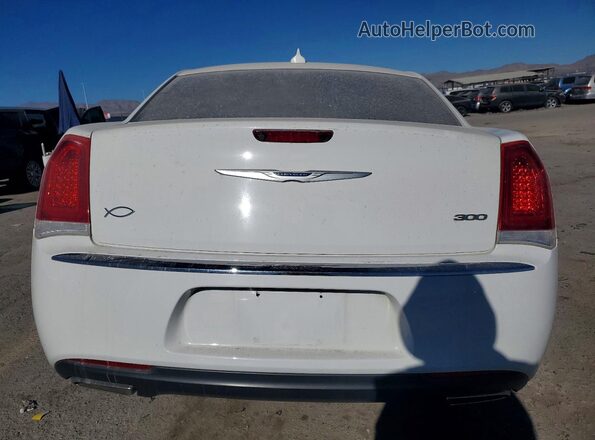 2C3CCAEG3KH697859 2019 CHRYSLER 300 Белый Вид сзади