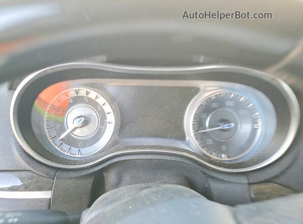 2C3CCAEGXJH168083 2018 CHRYSLER 300 Белый Вид щитка приборов