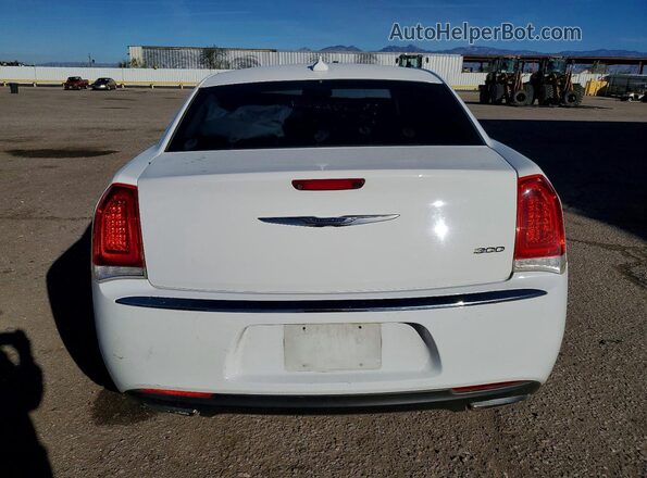 2C3CCAEGXJH168083 2018 CHRYSLER 300 Белый Вид сзади