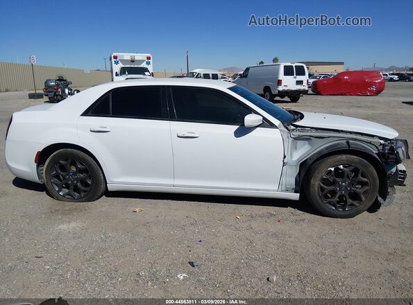 2C3CCAGG0KH517475 2019 CHRYSLER 300 Белый Панорамный вид салона 360°
