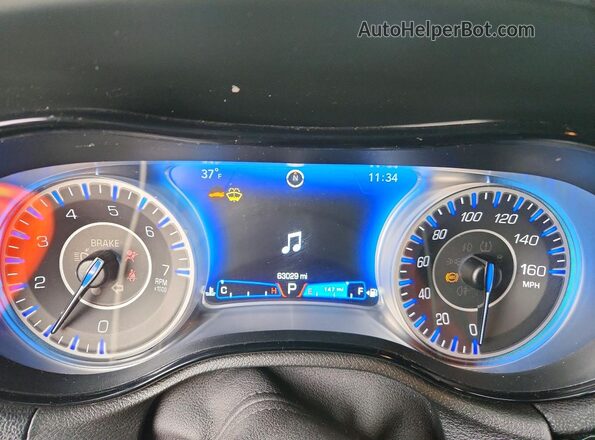 2C3CCAGG2NH135324 2022 CHRYSLER 300 White Vista del cuadro de instrumentos
