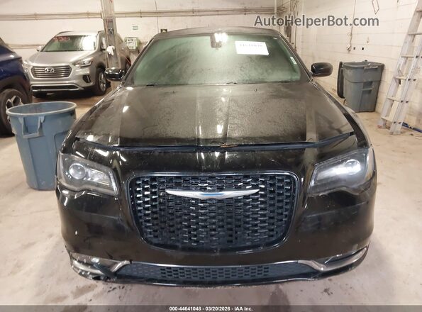 2C3CCAGG3HH597427 2017 CHRYSLER 300 Черный Вид щитка приборов
