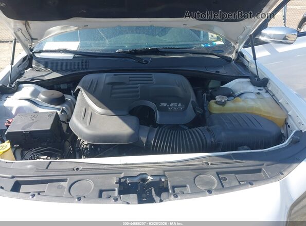 2C3CCAGG5GH162035 2016 CHRYSLER 300 Белый Вид сзади