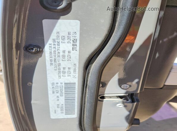 2C3CCAGG5HH591659 2017 CHRYSLER 300 Серый Вид подкапотного пространства