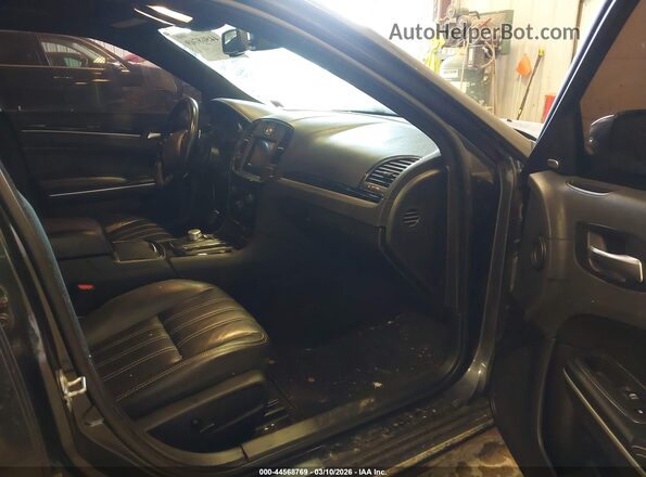 2C3CCAGG5KH686827 2019 CHRYSLER 300 Серый Вид салона спереди