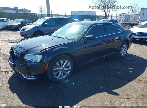 2C3CCARG1JH226740 2018 CHRYSLER 300 Черный Передняя левая четверть