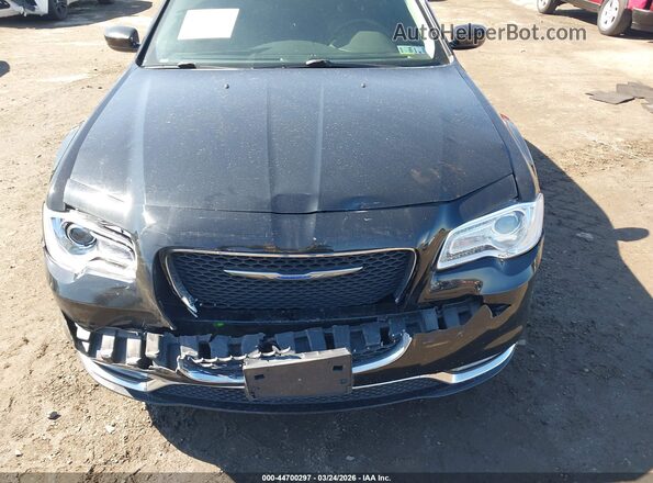 2C3CCARG1JH226740 2018 CHRYSLER 300 Черный Вид щитка приборов