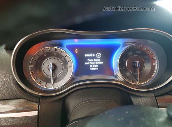 2C3CCARG7KH560403 2019 CHRYSLER 300 Черный Вид щитка приборов