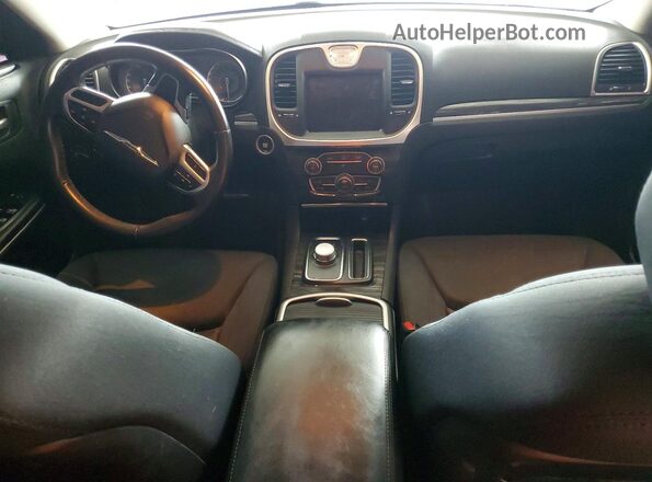 2C3CCARG7KH560403 2019 CHRYSLER 300 Черный Вид панели приборов