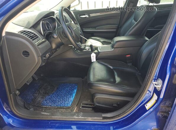 2C3CCARG9JH228946 2018 CHRYSLER 300 Синий Вид салона спереди