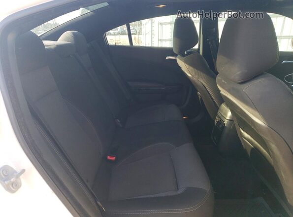 2C3CDXBG5HH525586 2017 DODGE CHARGER Белый Вид задних сидений