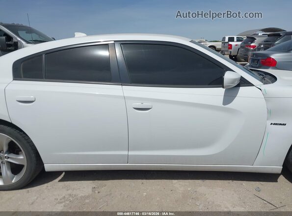2C3CDXCT2HH572053 2017 DODGE CHARGER White Вид задньої частини салону