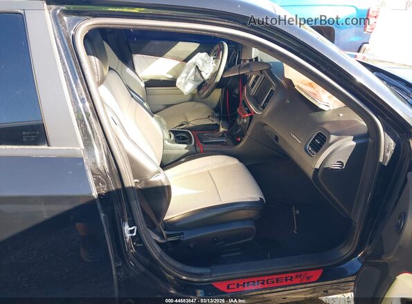 2C3CDXCT4HH602962 2017 DODGE CHARGER Черный Вид салона спереди