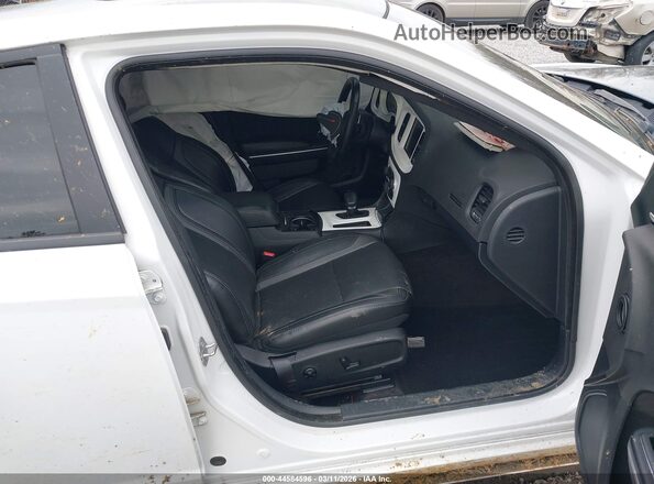 2C3CDXCT7JH230166 2018 DODGE CHARGER Белый Вид салона спереди