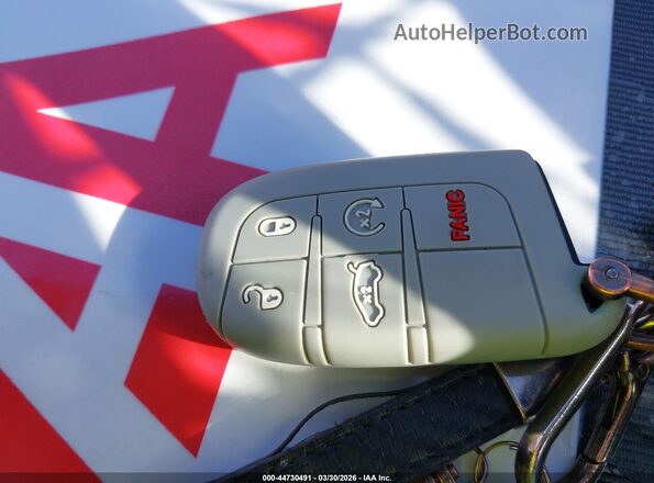 2C3CDXGJ3HH619003 2017 DODGE CHARGER Красный Вид панели приборов