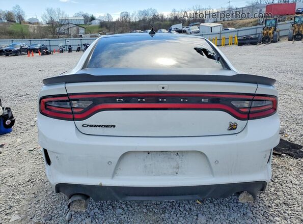 2C3CDXGJ4NH216904 2022 DODGE CHARGER White Widok z tyłu