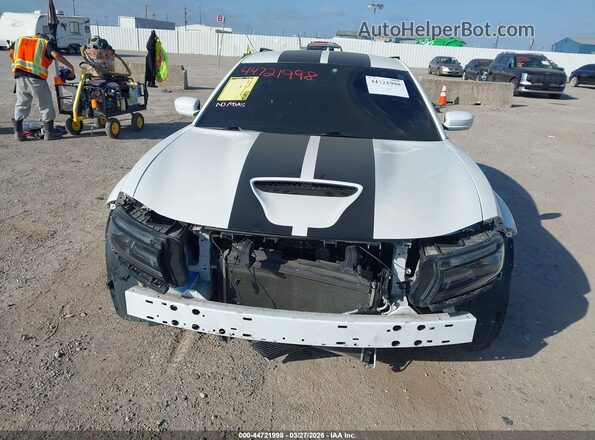 2C3CDXGJ6LH237881 2020 DODGE CHARGER Белый Вид спереди