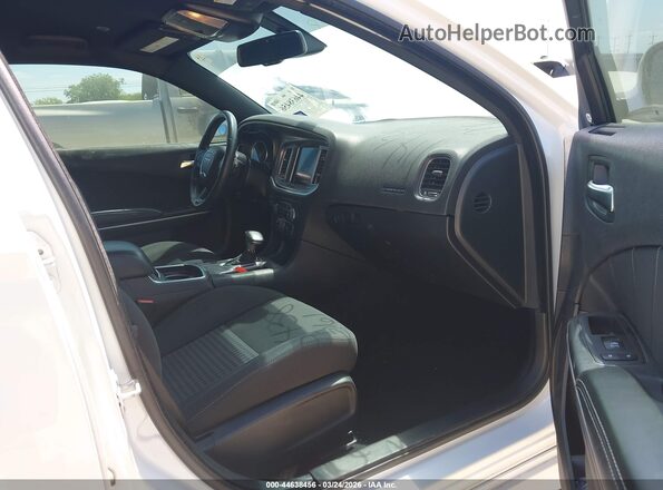 2C3CDXHG2KH632061 2019 DODGE CHARGER Белый Вид салона спереди