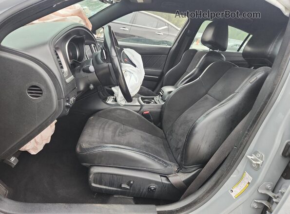 2C3CDXHG6MH661453 2021 DODGE CHARGER Серебряный Вид салона спереди