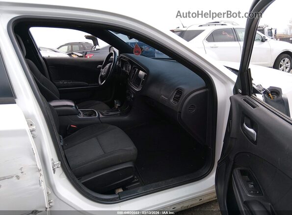 2C3CDXHG9JH176395 2018 DODGE CHARGER Белый Вид салона спереди